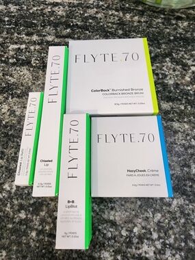 Flyte 70 Makeup Bundle- Bronzer,blush,gloss Lippy, Lipstick With Refill.